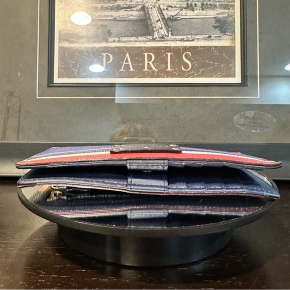 Kate Spade Bi-fold Striped Neda Wellesley Wallet - EUC - Picture 3 of 7